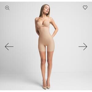 0126 Skims Core Sculpt High-Waisted Short Clay Small